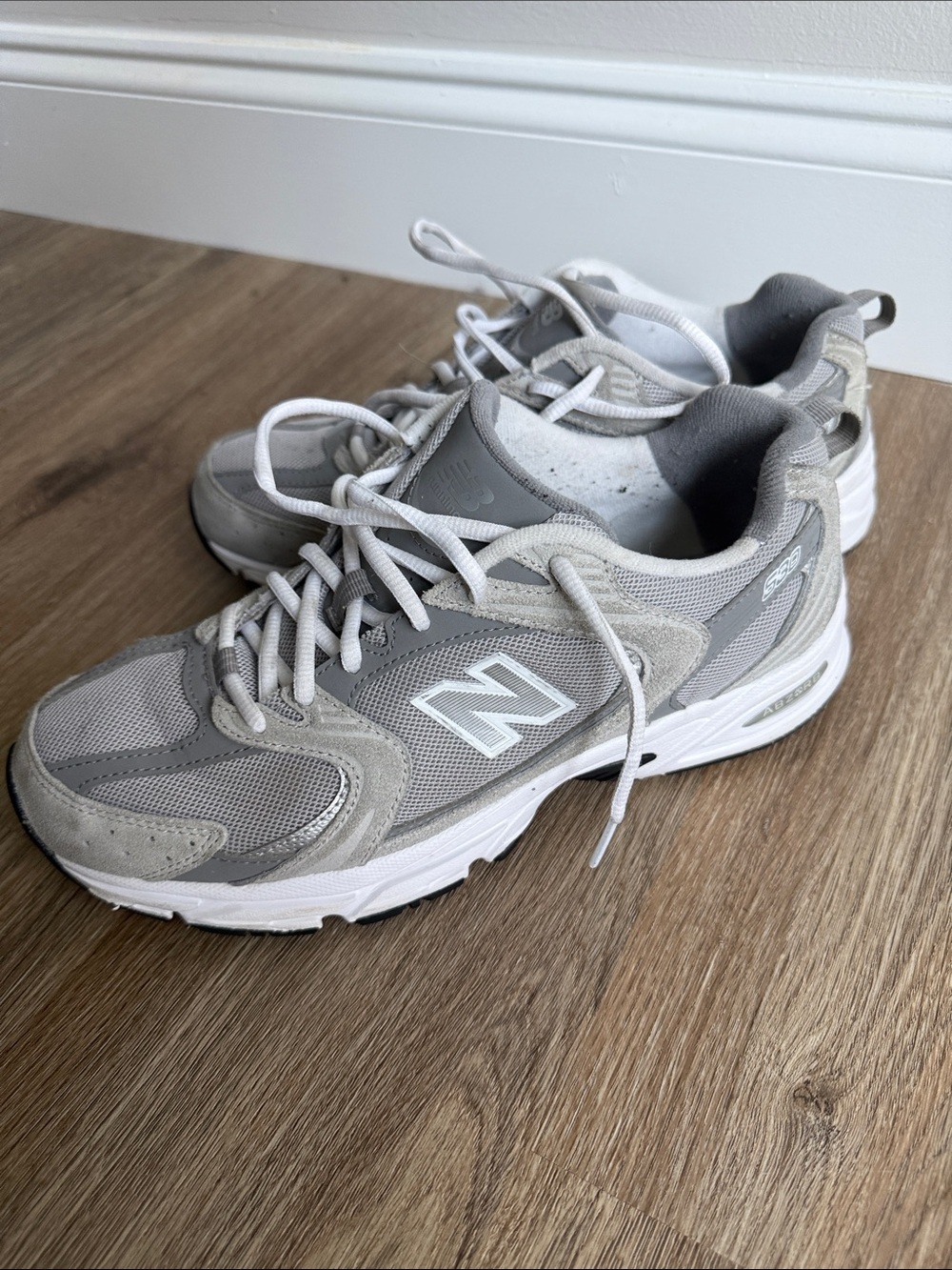 New Balance 530 Women's Light Grey Athletic Sneakers